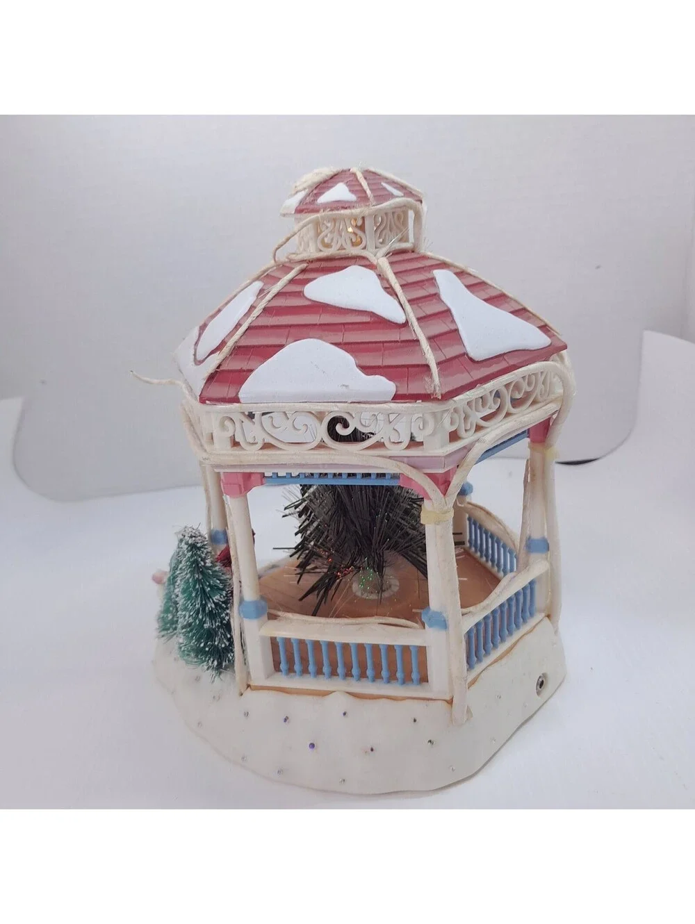Vintage Avon Gazebo Holiday Splendor Lighted Fiber Optic Christmas village 2002